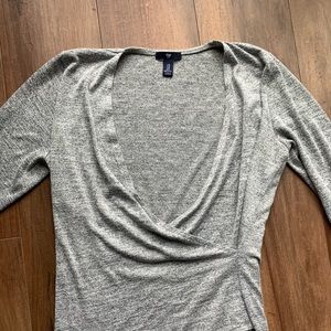 Gap wrap top